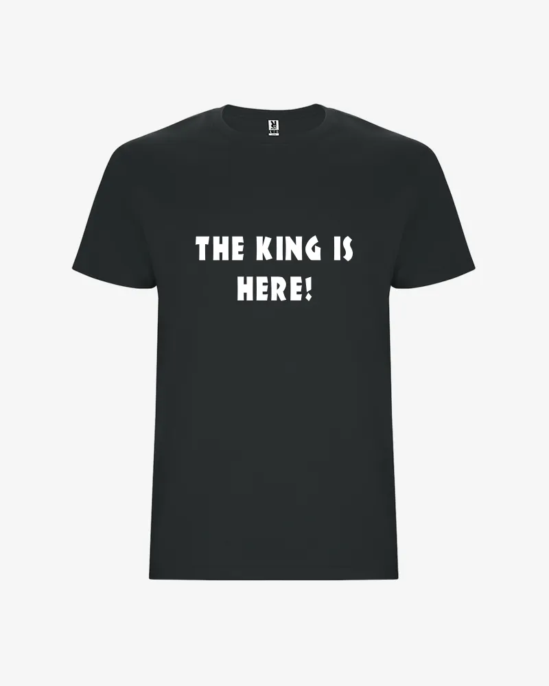 Camiseta niño The king is here (plomo oscuro) (delante)